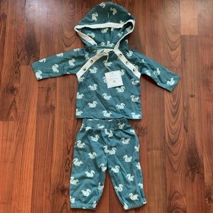 Kate Quinn Organic 2 piece baby suit 3-6M squirrel